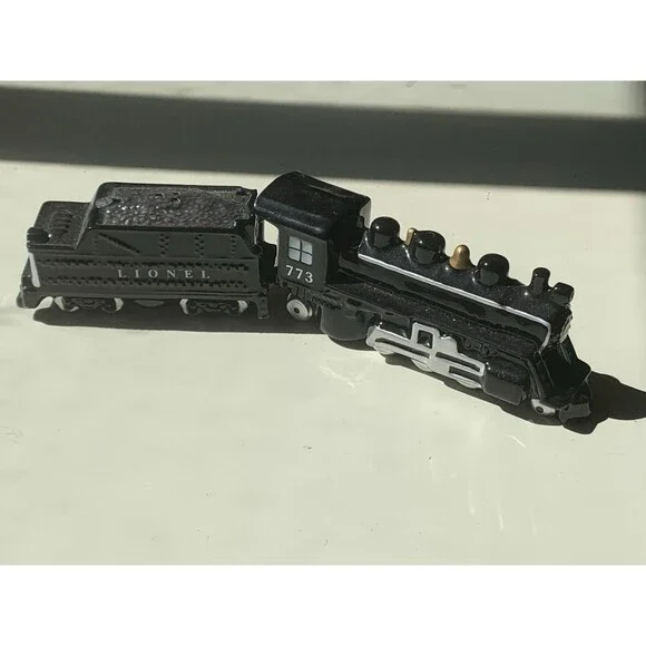 Enesco Corporation Lionel Trains Salt & Pepper Shaker Set - Picture 4 of 14